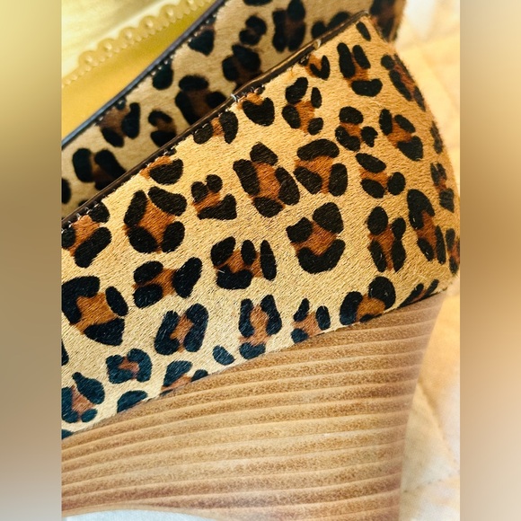 🆕 Franco Sarto Leopard Print Peep Toe Wedges. Size 11, Never worn! 🐆✨🤎💛 - Picture 6 of 8
